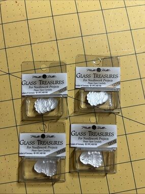 Mill Hill Glass Treasures Santa Embellishments (Set of 4)